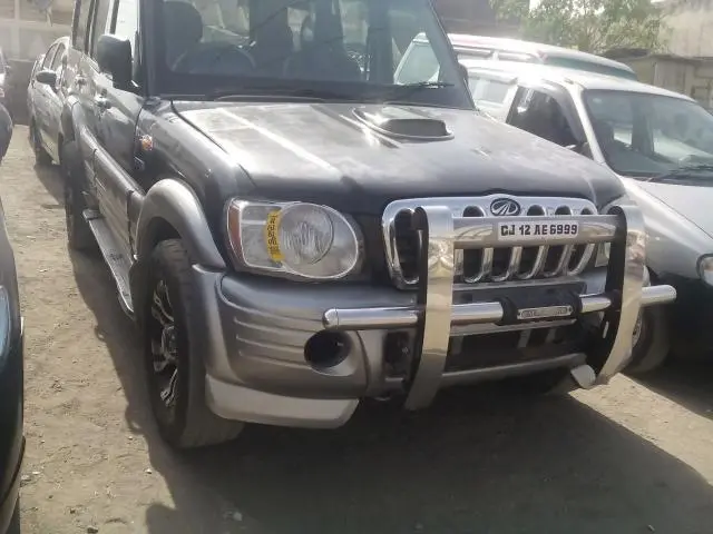 Mahindra Scorpio SLX 2006