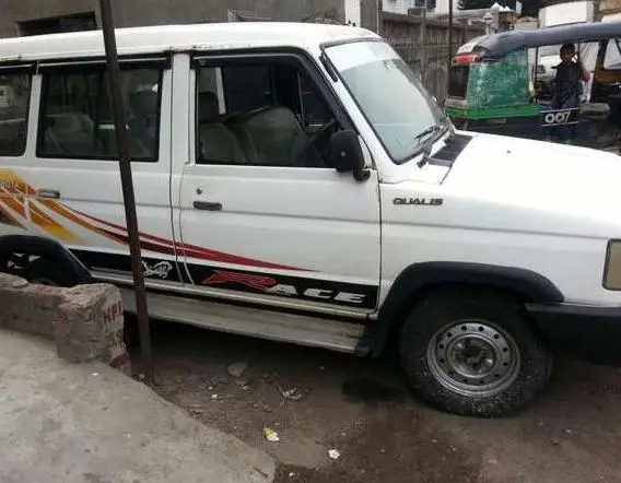 Toyota Qualis GST D2 2002