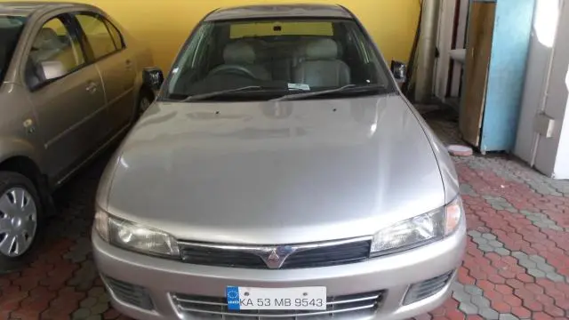 Mitsubishi Lancer GLXD 2.0 2000