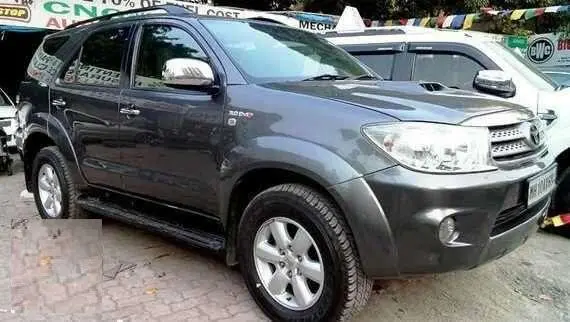 Toyota Fortuner 4x4 MT 2011