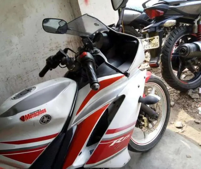 Yamaha YZF-R15 150cc 2011