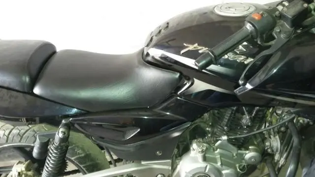 Bajaj Pulsar 220cc 2012