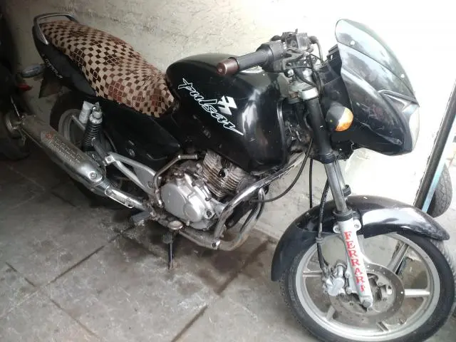 Bajaj Pulsar 150cc 2005