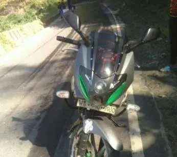 Bajaj Pulsar 220cc 2010