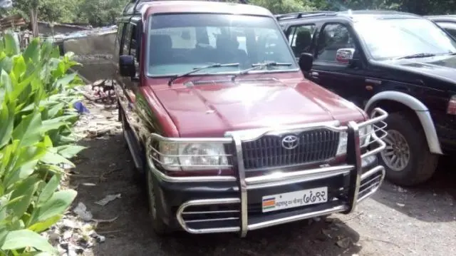 Toyota Qualis GST D2 2003