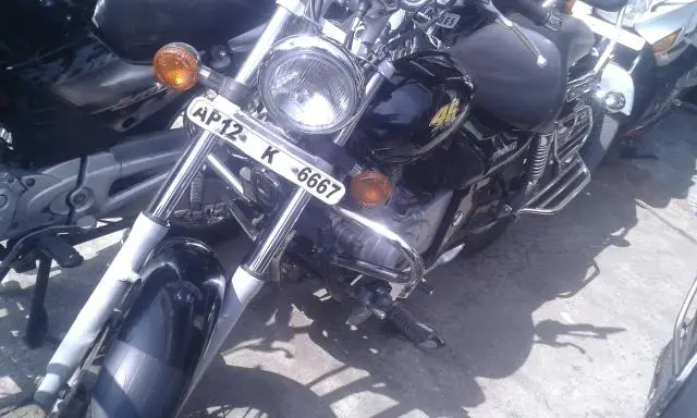Bajaj Avenger 220cc 2010