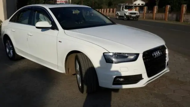 Audi A4 2.0 TDI S line 2012