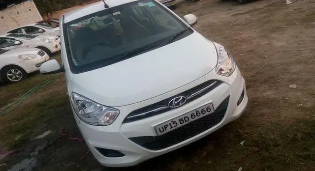 Hyundai i10 Sportz 1.1 iRDE2 2013