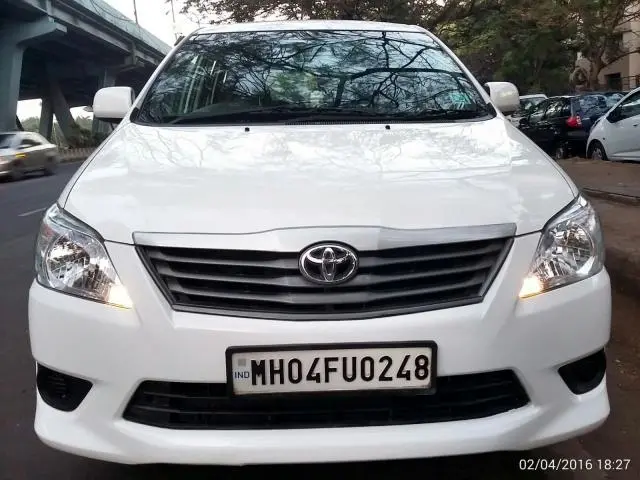 Toyota Innova 2.5 G 8 STR BS III 2011