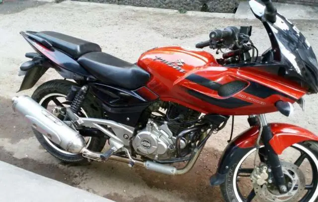 Bajaj Pulsar 220cc 2014