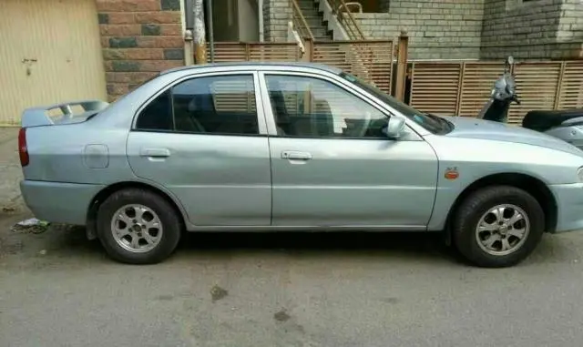 Mitsubishi Lancer SFXI 1.5 2003