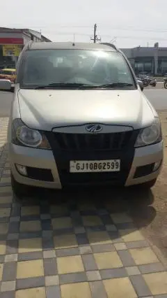 Mahindra Quanto C8 2013