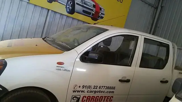 Mahindra Genio M2D 2011