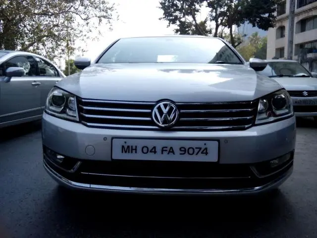 Volkswagen Passat Trendline MT 2012