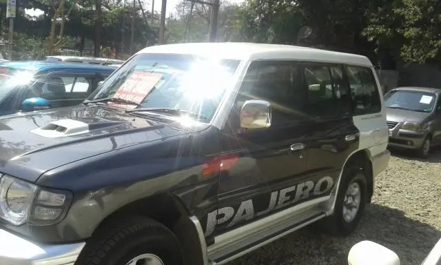 Mitsubishi Pajero SFX 2.8 2011