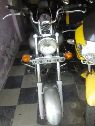 Bajaj Avenger 220cc 2011
