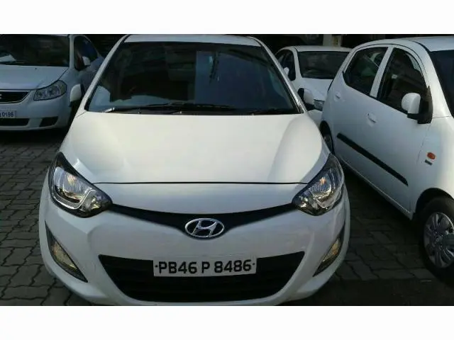 Hyundai i20 Sportz 1.6 2013