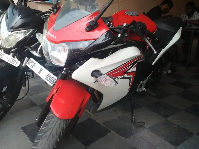 Honda CBR 150R 150cc 2012
