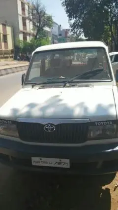 Toyota Qualis FS B1 2004