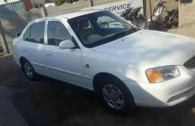 Hyundai Accent CNG 2010