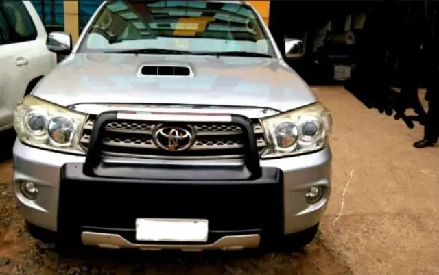 Toyota Fortuner 4x2 MT 2010