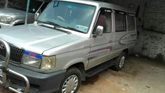 Toyota Qualis GS C1 2003