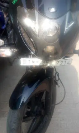 Bajaj Pulsar 220cc 2015