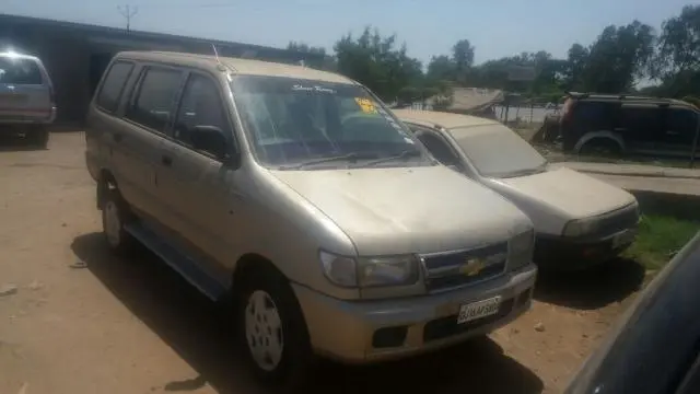 Chevrolet Tavera NEO LS B4 7 CAPTAIN BS III 2011