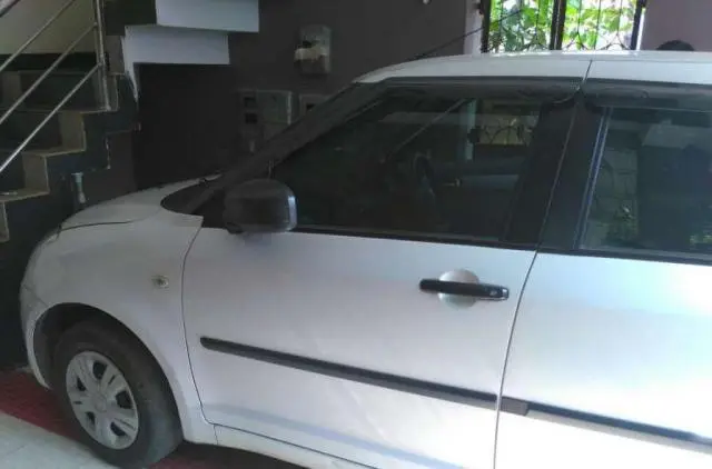 Maruti Suzuki Swift VXi 2011
