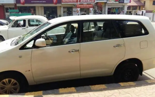 Toyota Innova 2.5 E 2010