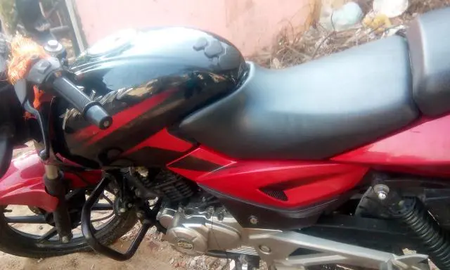 Bajaj Pulsar 180cc 2015