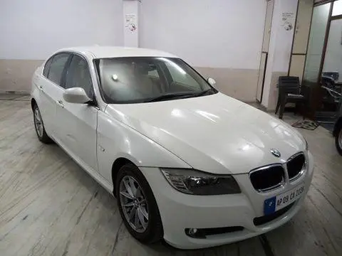 BMW 3 Series 320d 2010