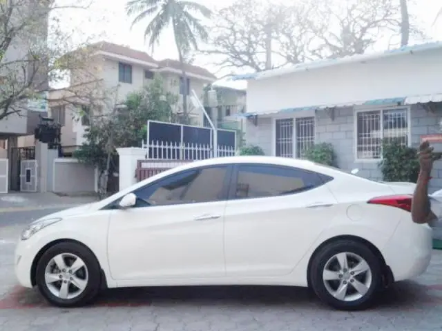 Hyundai Elantra CRDI s 2012