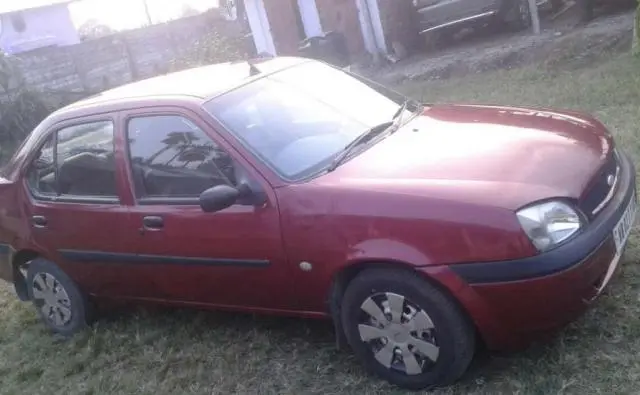 Ford Ikon 1.3 CLXI NXT 2004