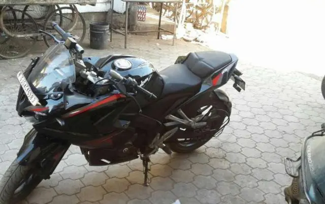 Bajaj Pulsar RS200 2015