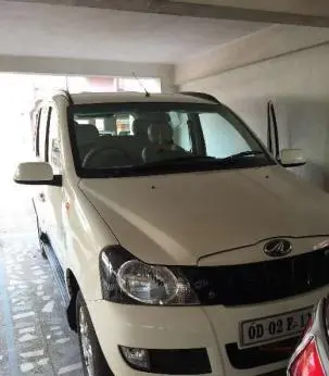 Mahindra Quanto C8 2013