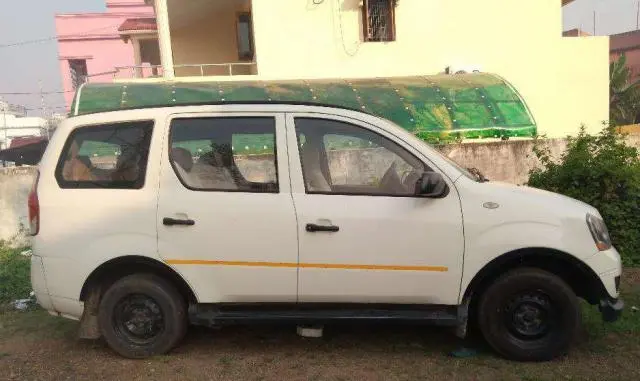 Mahindra Xylo E4 2012