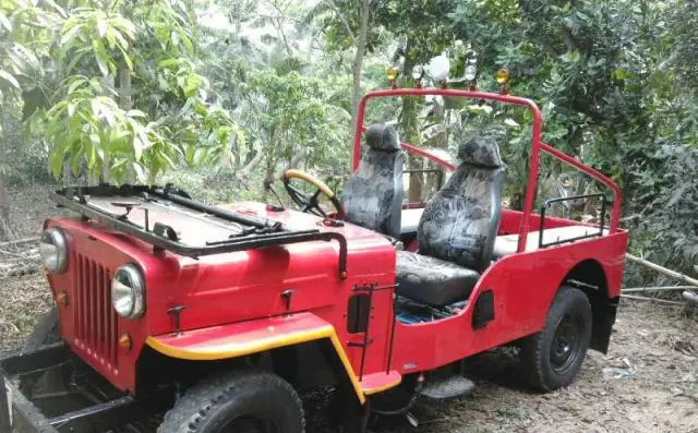 Mahindra Jeep Classic 1985