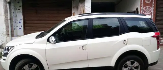 Mahindra XUV500 W8 2015