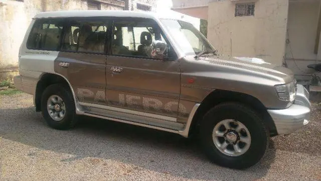 Mitsubishi Pajero SFX 2.8 2011