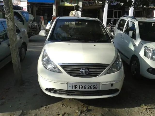 Tata Indica Vista LX Quadrajet 2012