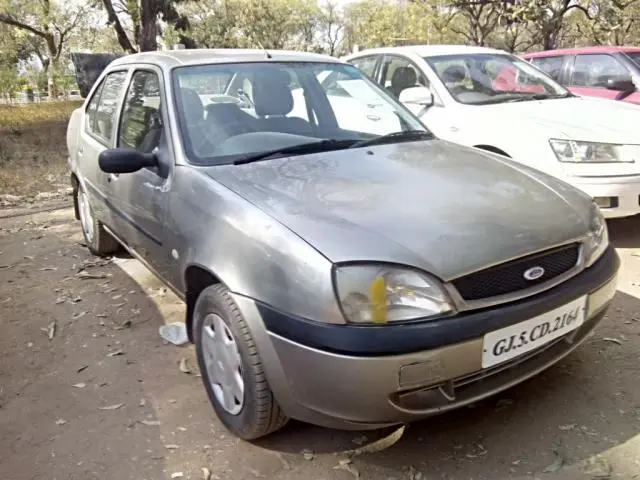 Ford Ikon 1.3 Flair 2004