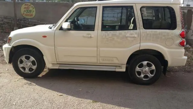 Mahindra Scorpio SLE BS IV 2013