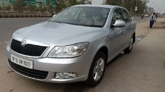 Skoda Laura Ambition 2.0 TDI CR MT 2012