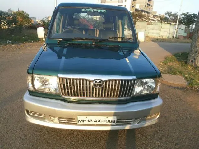 Toyota Qualis 2.4 DFS 2001