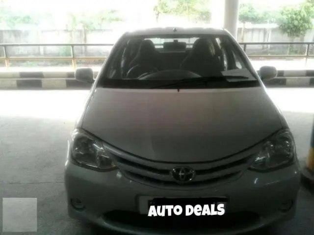 Toyota Etios Liva G 2011