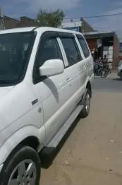 Chevrolet Tavera NEO 3 LT 9 STR BS III 2012