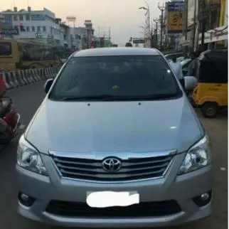 Toyota Innova 2.0 V 2012