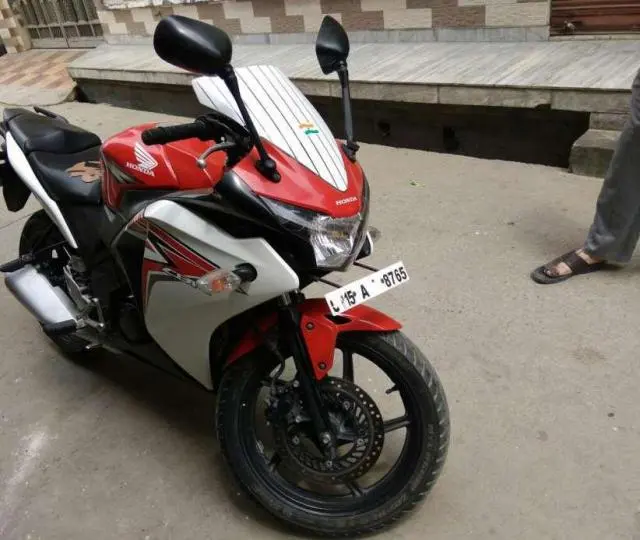 Honda CBR 150R 150cc 2012