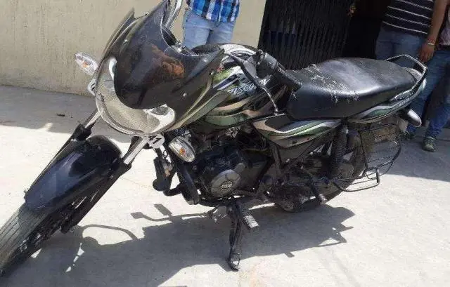 Bajaj Discover 100cc 2012